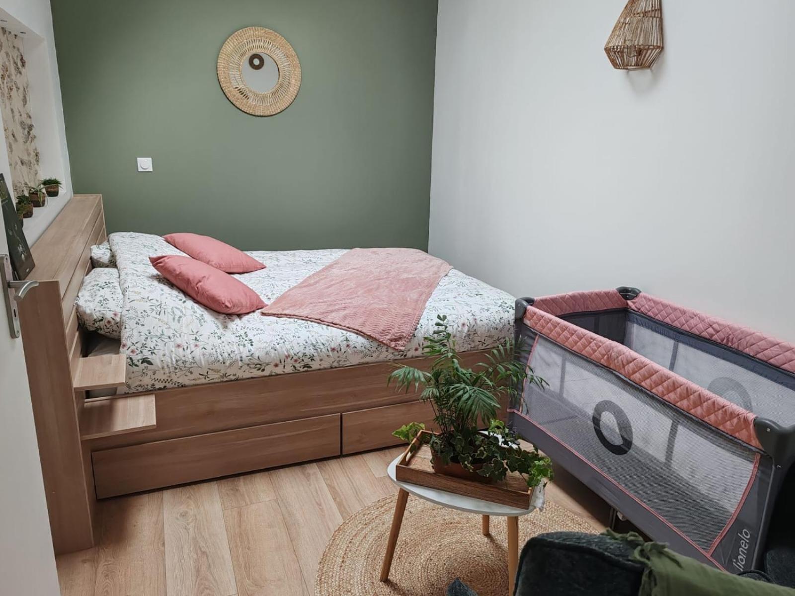 Bed and Breakfast Chez Peggy Jouarre Esterno foto