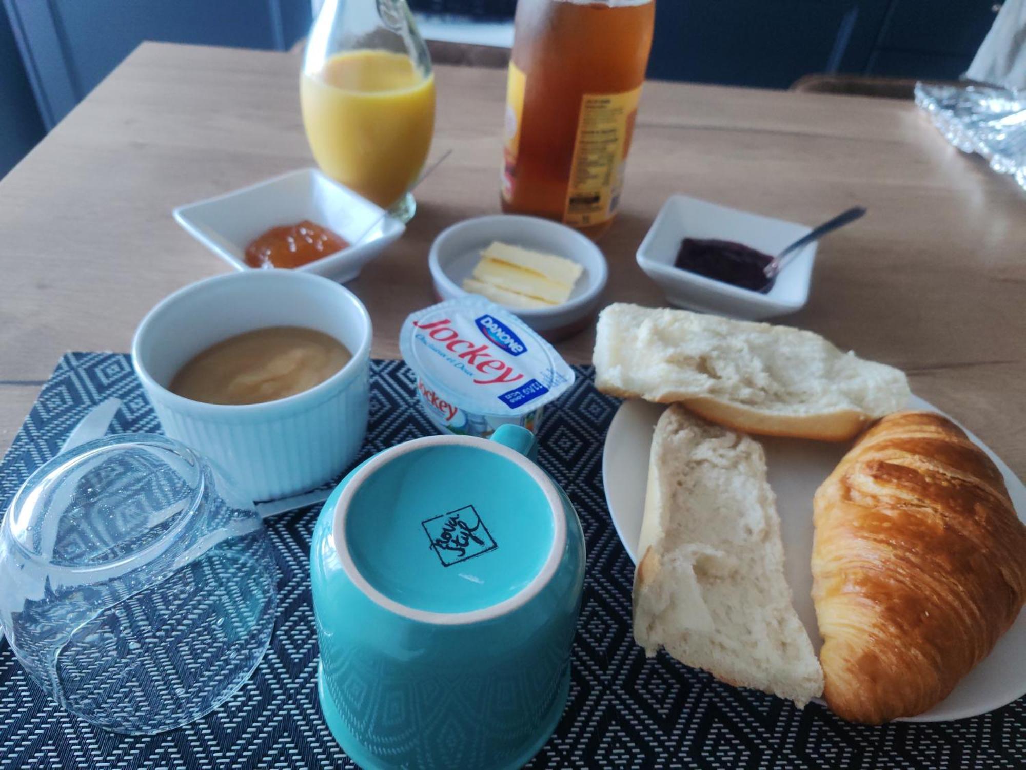 Bed and Breakfast Chez Peggy Jouarre Esterno foto